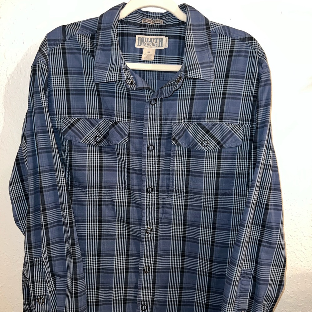 Duluth Trading Co. Untucked flannel, Standard fit. Size XL
